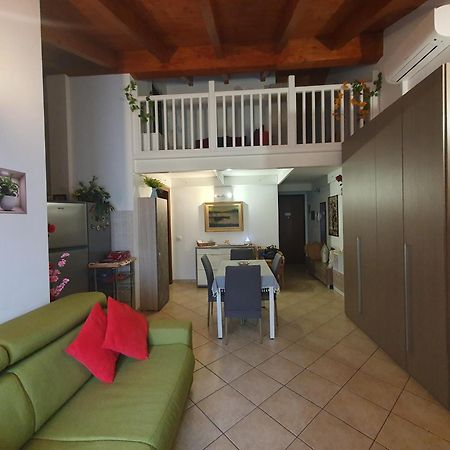 Dimora Chiaretta Apartment Caronno Pertusella Exterior photo